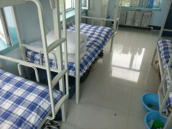 吉林工业职业技术学院宿舍图片_寝室图片3