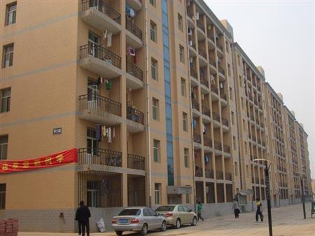 河北地质大学招艺体生吗？艺术分数线多少？