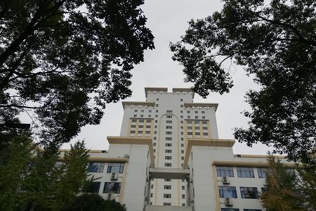 2017省外大学在新疆的一本分数线最低排名